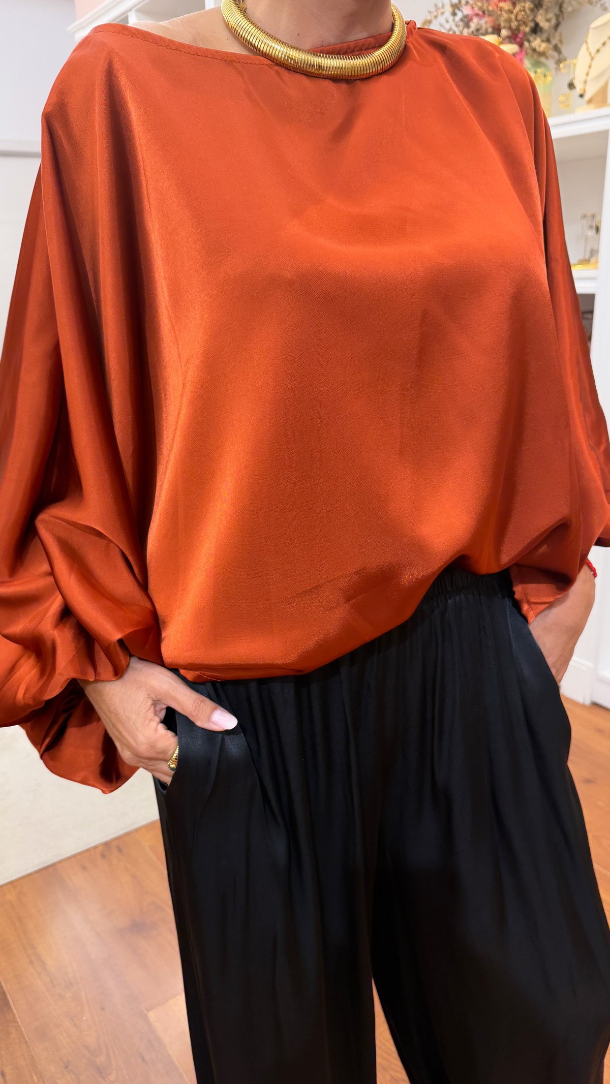 Blusa Satinada Tipo Capa Talla Única