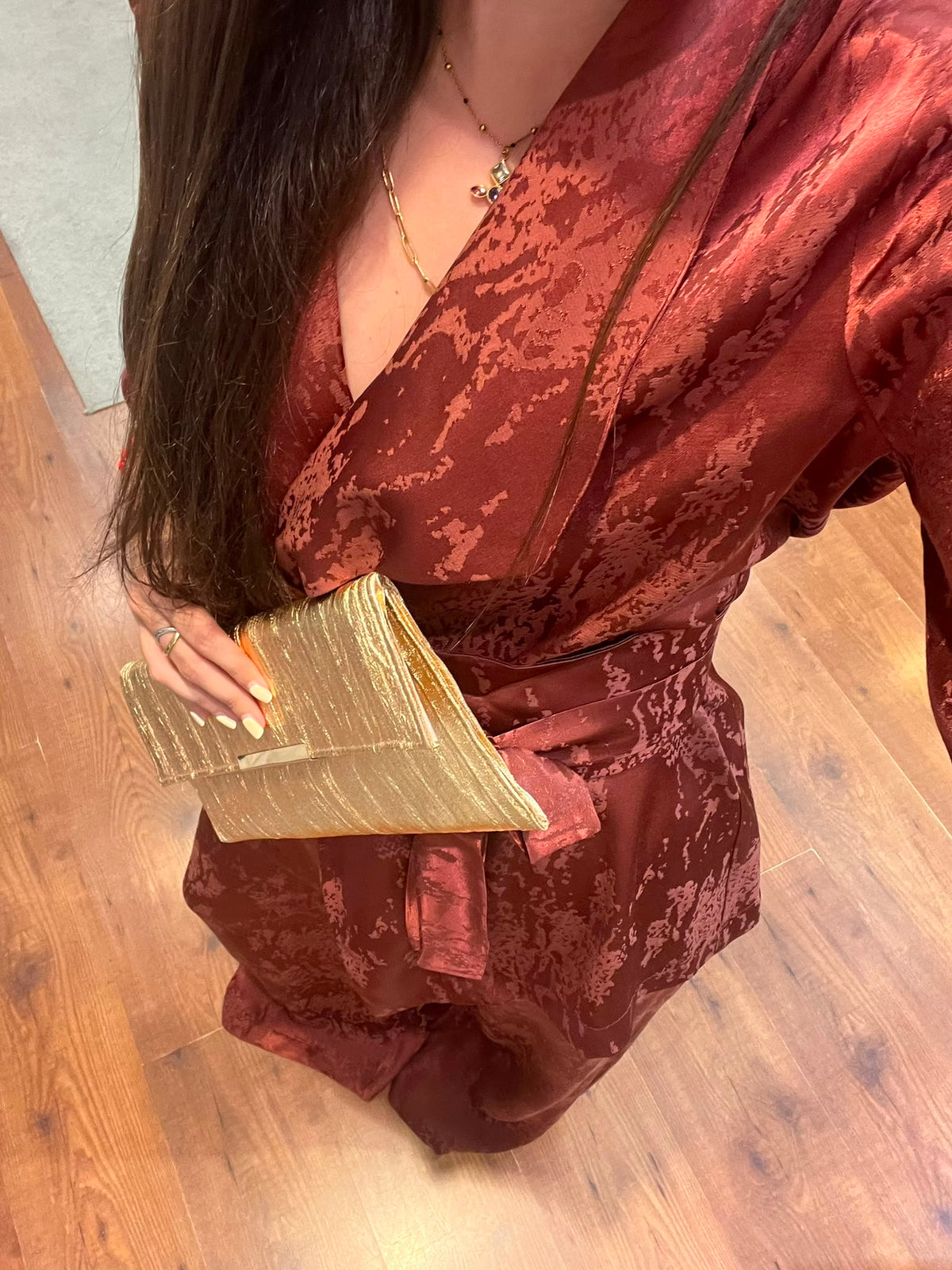Conjunto Marsala de Kartana, vista lateral
