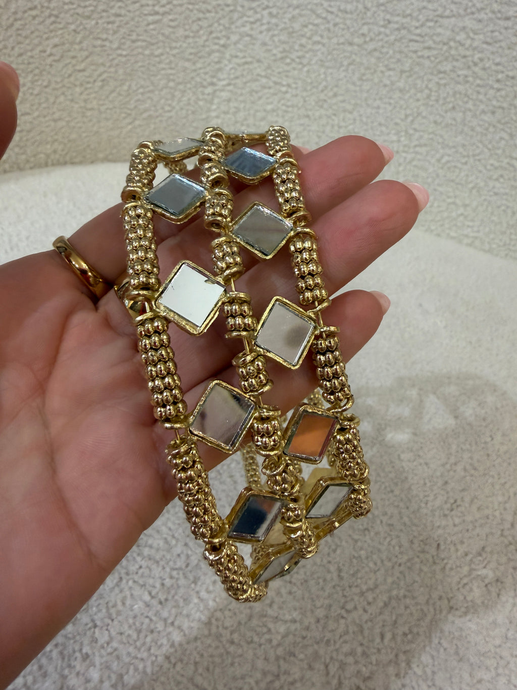 Choker Mirror