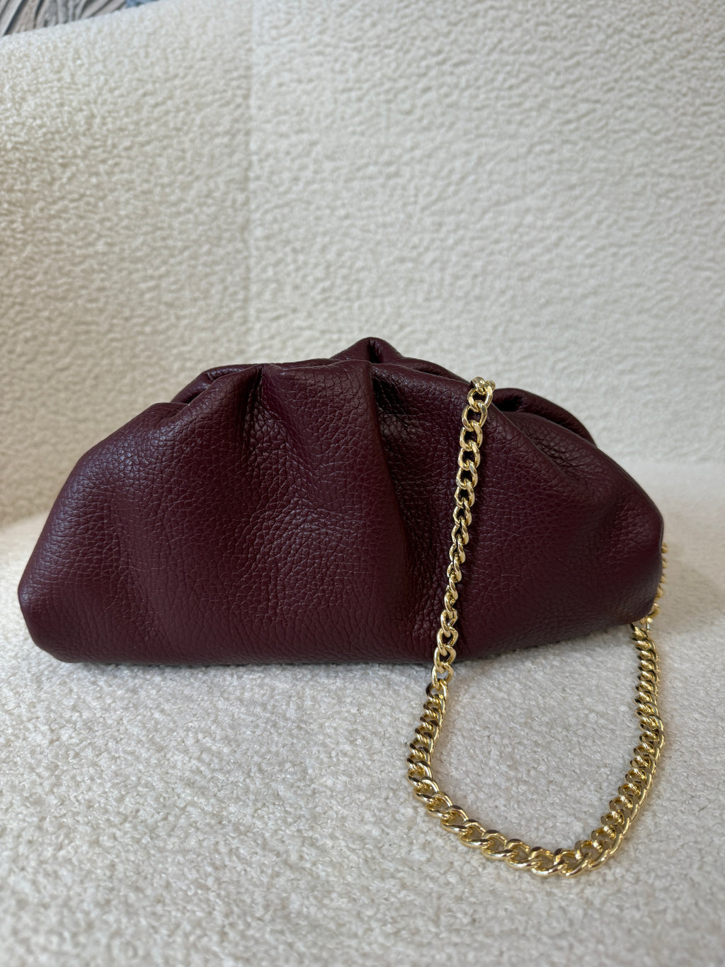 Bolso Évora con cadena dorada