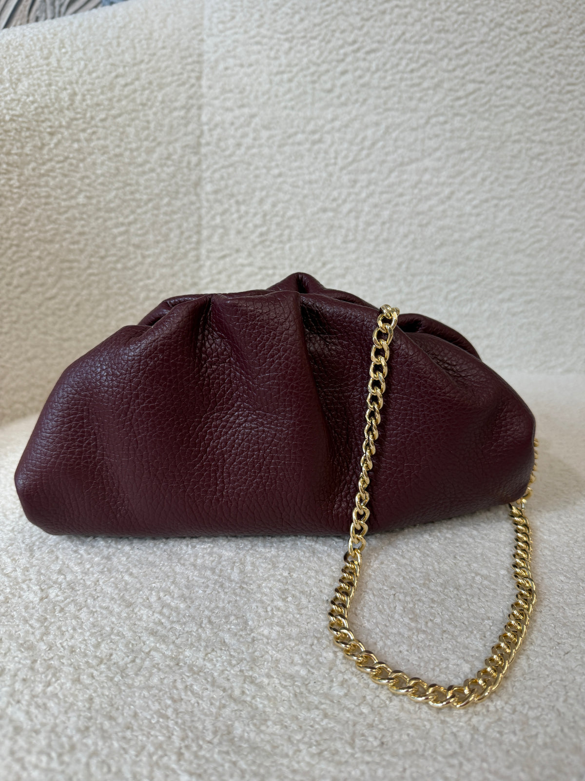 Bolso Évora con cadena dorada